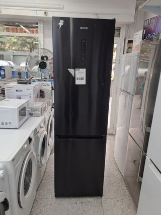 Nevera Gorenje Negra nueva con tara con garantía 