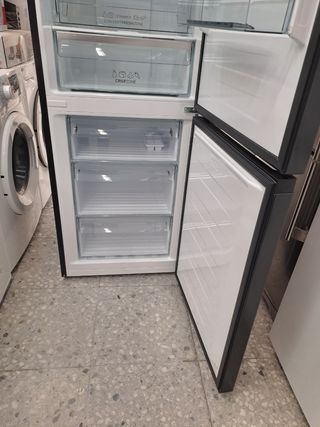 Nevera Gorenje Negra nueva con tara con garantía 