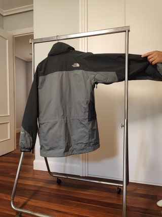 Chaqueta The North Face Negra y Gris. Autentica 