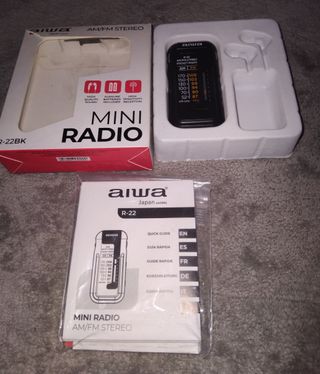 Radio Portátil Aiwa R-22 AM/FM Negra
