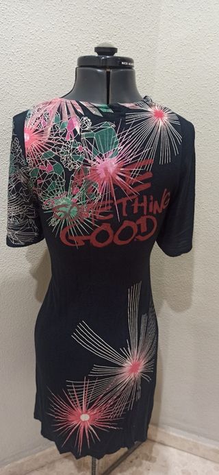 Vestido Desigual Talla L mangas mariposa