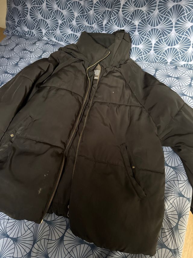 Abrigo negro Pull&Bear