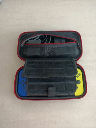Nintendo Switch Azul y Amarillo