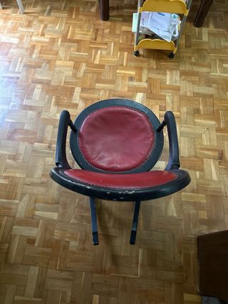 Sillón Mecedora Clásico Rojo y Negro