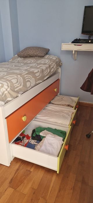 Cama juvenil con cajones