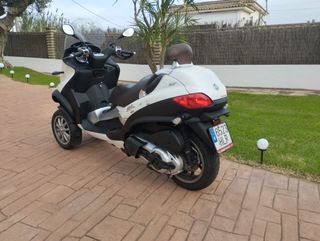 Piaggio MP3 500 LT Scooter
