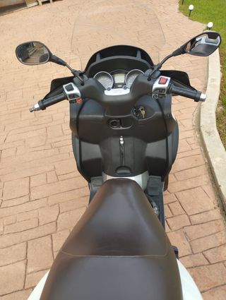 Piaggio MP3 500 LT Scooter