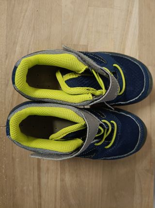 Zapatillas montaña niño talla 26 velcro