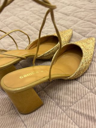 Zapatos destalonados estilo Chanel
