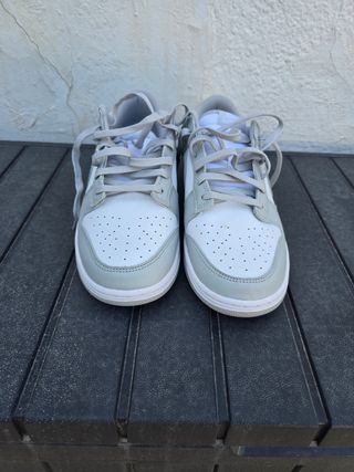 Nike Dunk Low Gris y Blanco
