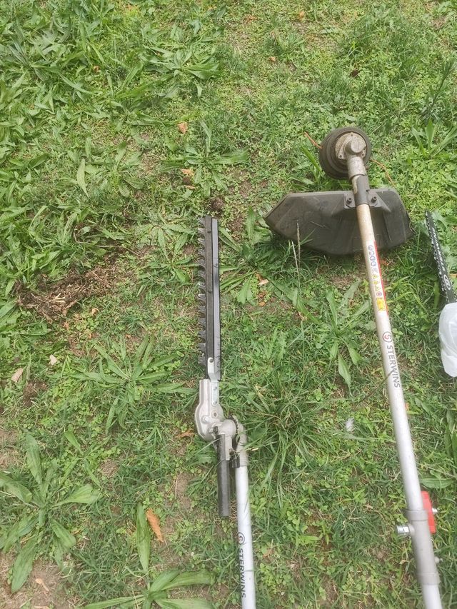 Desbrozadora, cortasetos y motosierra