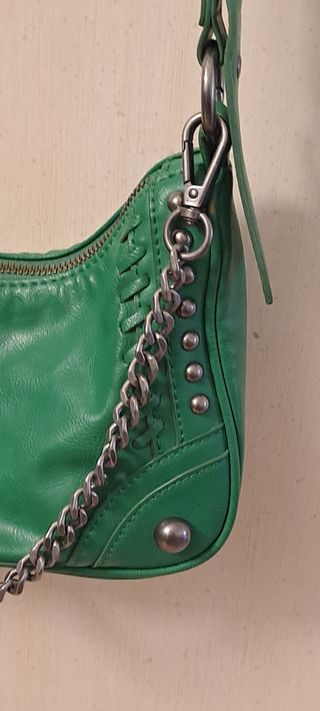 Borsa Zara verde con catena