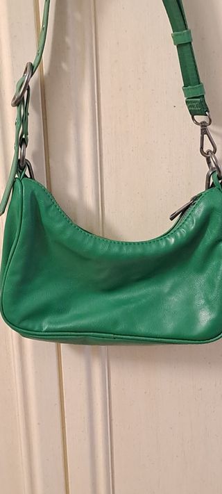 Borsa Zara verde con catena