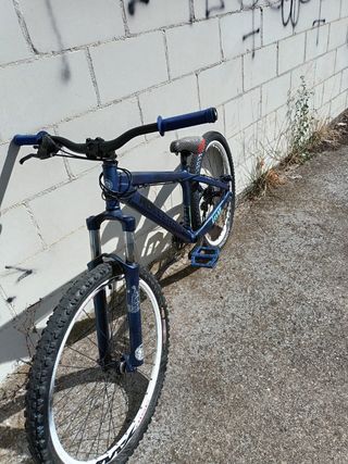Bicicleta Dirt Jump 26 1,40m-1,80m