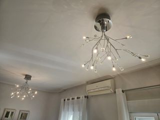 2 Lámparas de techo moderna plateada y cristal.