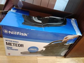 Aspiradora Nilfisk Meteor 800W