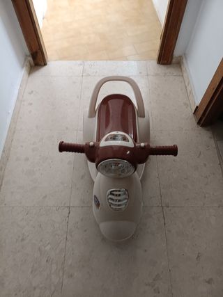 Correpasillos Vespa Marron y Blanco 