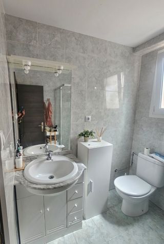 REGALO Mueble y espejo de baño