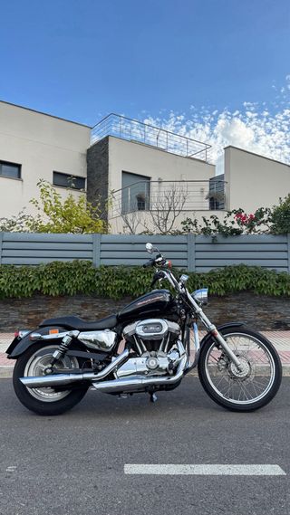 Harley Davidson Negra 883 excelente estado