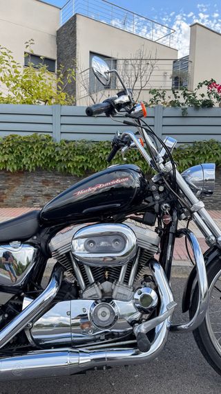 Harley Davidson Negra 883 excelente estado