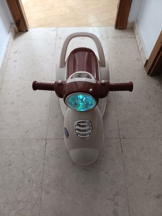 Correpasillos Vespa Marrón y Blanco