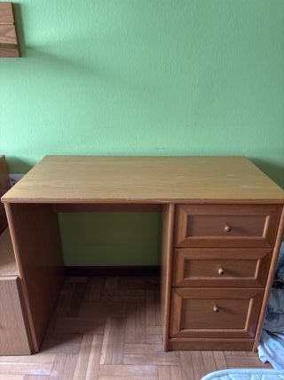 Escritorio de madera