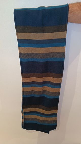 Bufanda de rayas beige y azul