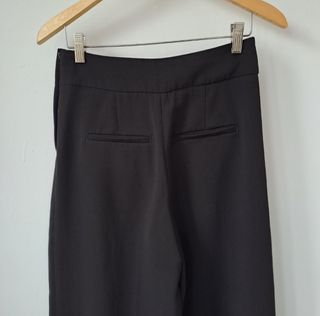 Pantalón cropped negro