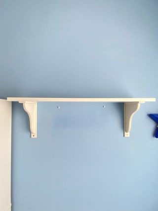 Estanteria Ikea Hensvik y balda blanca