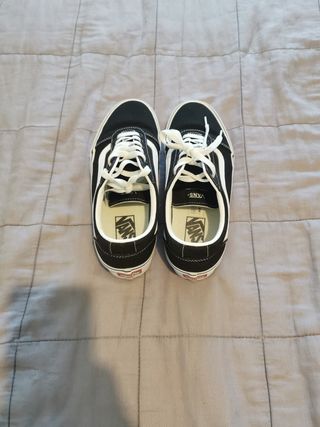 Zapatillas Vans Old Skool Negras y Blancas
