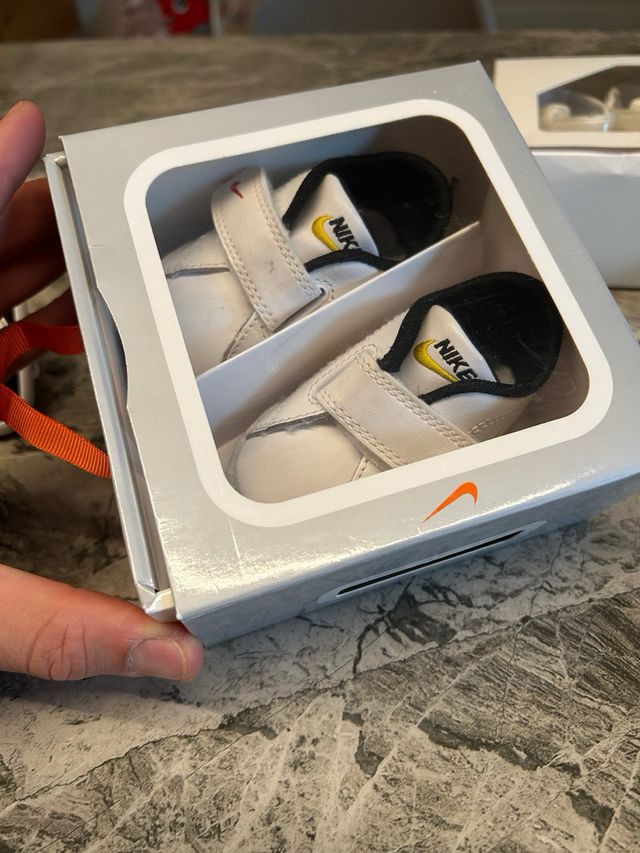 Scarpette Nike neonato taglia E17