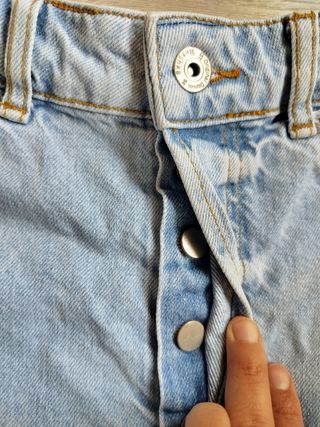 Falda vaquera Bershka desgastada talla M