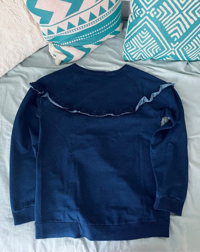 Sudadera vaquera con volantes