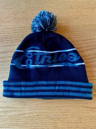 Gorro Etnies azul y  gris con pompón