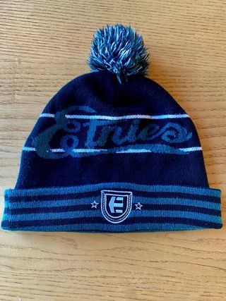Gorro Etnies azul y  gris con pompón