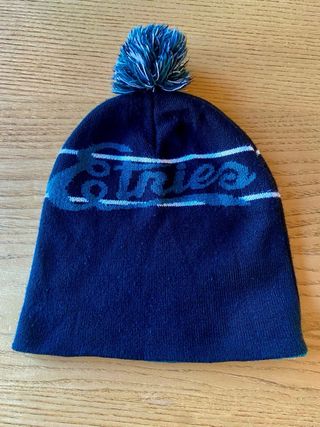 Gorro Etnies azul y  gris con pompón