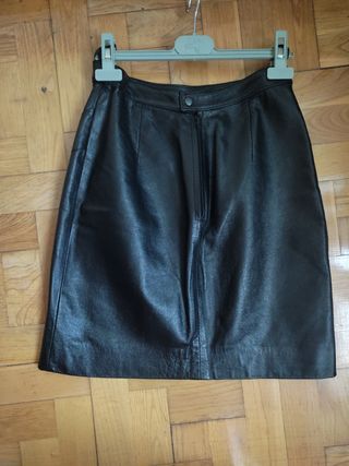 Falda de piel negra T38