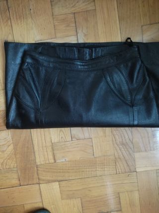 Falda de piel negra T38