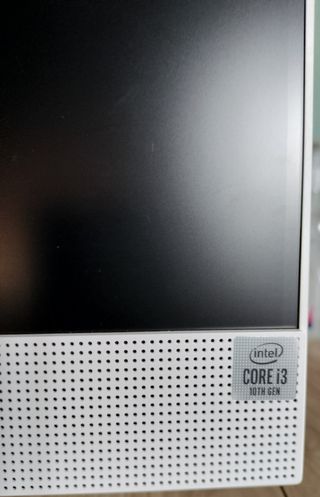 PC sobremesa Intel Core i3 10th. Teclado y ratón.