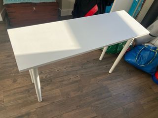 Escritorio blanco