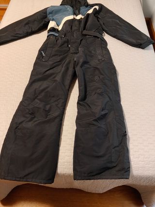 Mono de nieve para niño.
