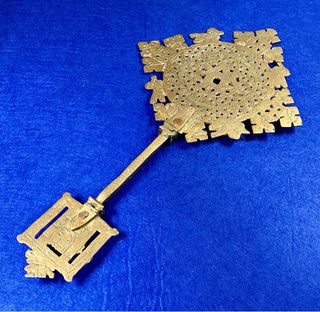 Antigua Cruz procesional etíope en bronce de 37cm