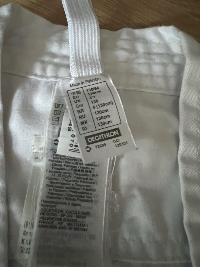 Kimono infantil Decathlon talla 130cm