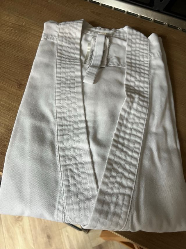 Kimono infantil Decathlon talla 130cm