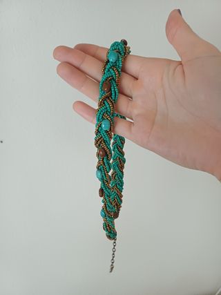 Collar étnico dorado y turquesa
