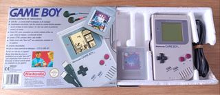 Nintendo Game Boy con Kirby's Dream Land