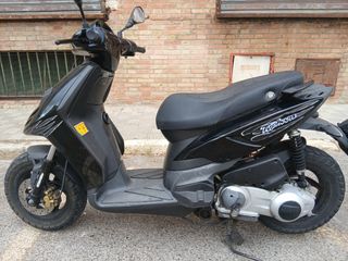 Piaggio Typhoon 125 Scooter. Poco uso.