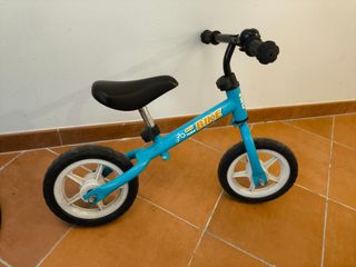 Bici sin pedales azul para niños