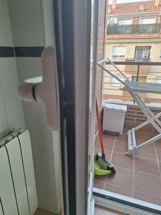 Arreglos y ajustes de ventanas y puertas 