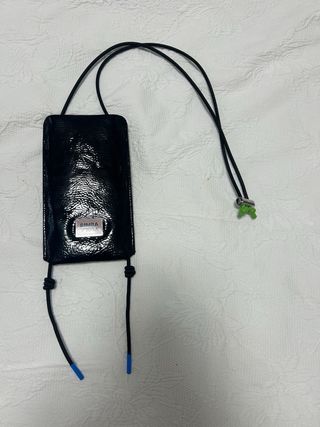 Bolso negro para movil y tarjetas